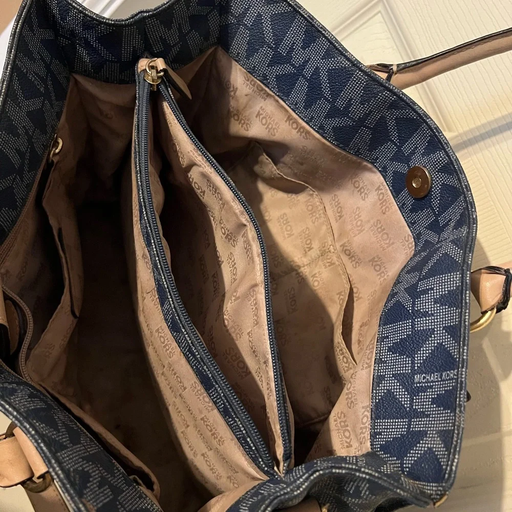 Michael Kors Hamilton East West Signature Tote Bag Navy and Tan - Fair Condition